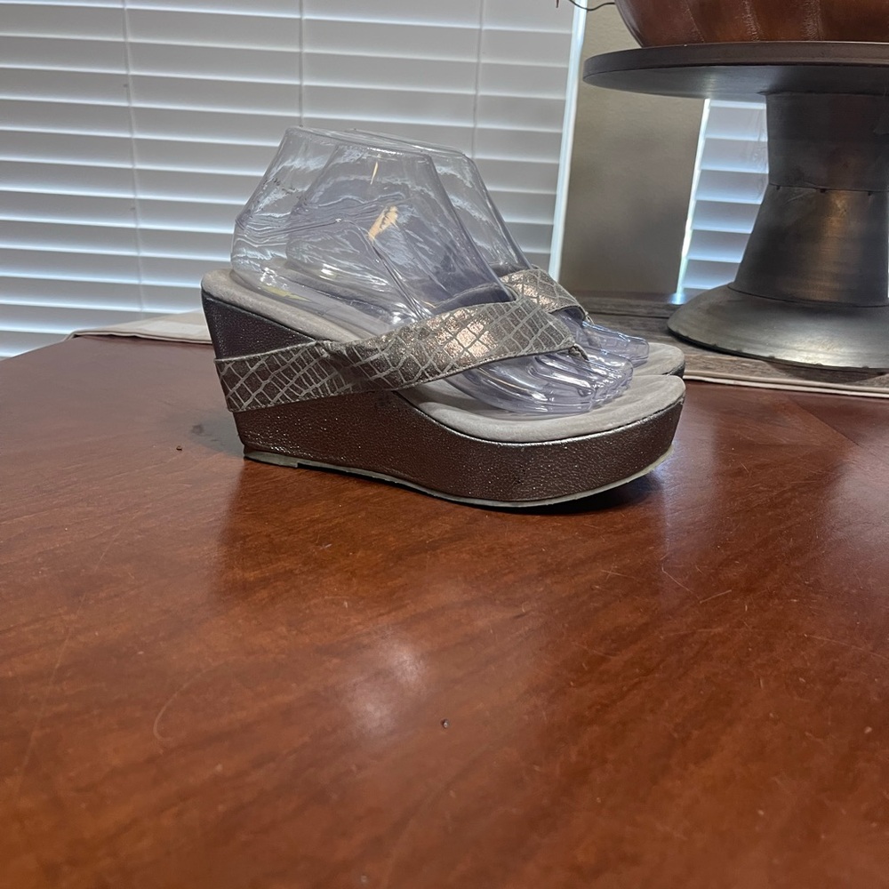 Volatile Sandals flip flops platform - Picture 4 of 11